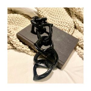 Metal Chain Link Decor.